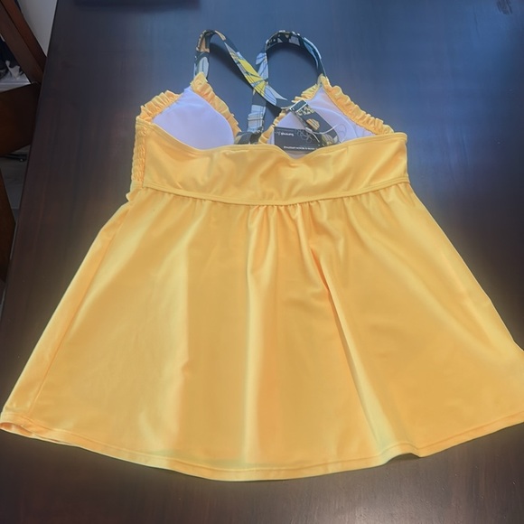 Summer Mae V-Neck Tankini Smocked
Top with Boy Shorts Tummy Control Swimsuit XL - Picture 10 of 11